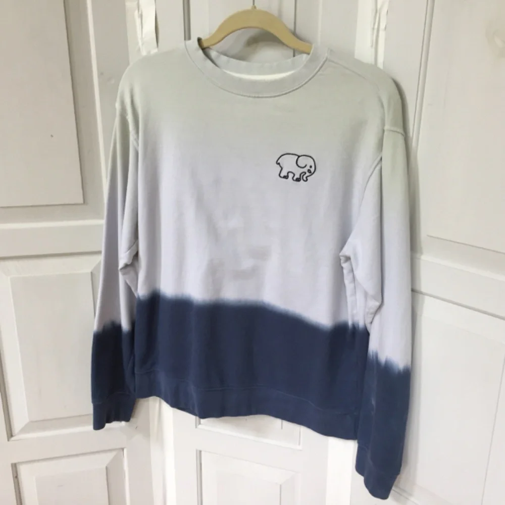 Ivory Ella White and Blue Organic Cotton Sweatshirt - Picture 6 of 13
